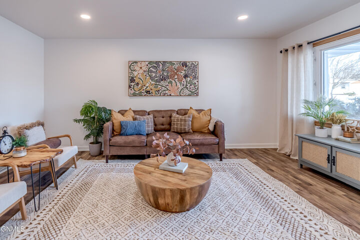 Property Photo: 1715 Avenue D Avenue ND 58501