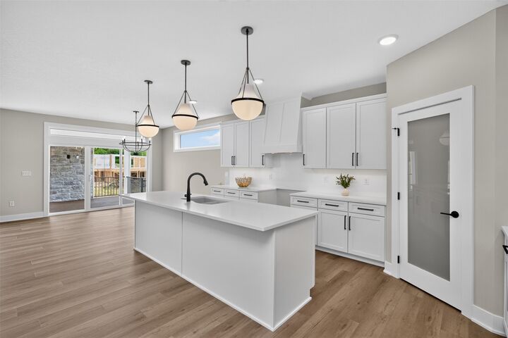 Property Photo: 1376 S Lotus Place IA 50266