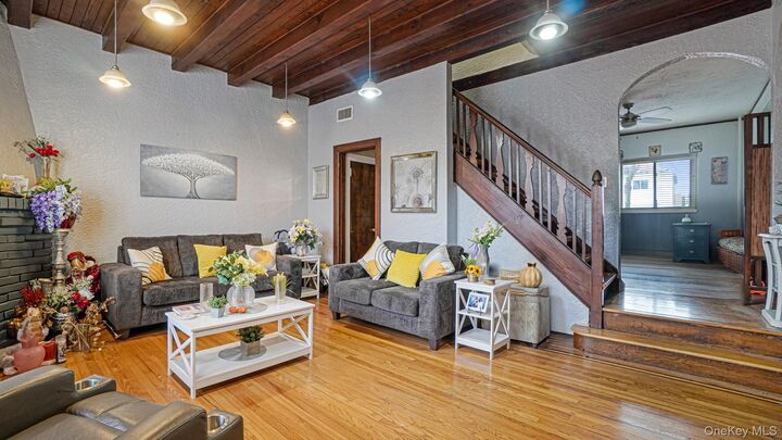 Property Photo:  2521 Yates Avenue  NY 10469 