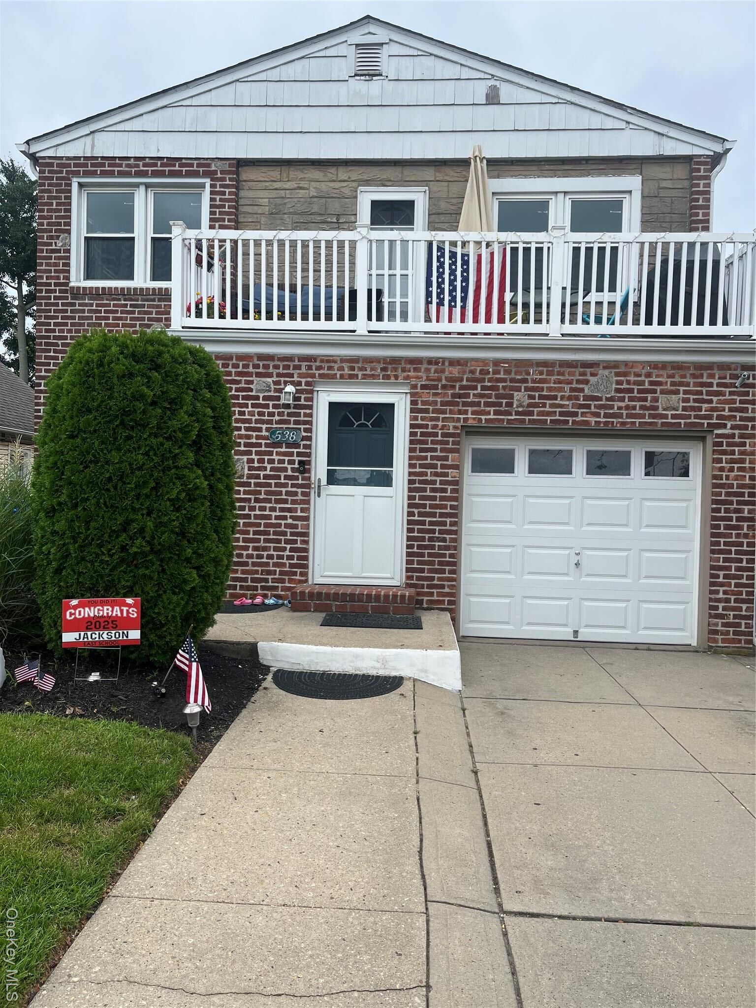 Property Photo: 538 E Park Avenue NY 11561