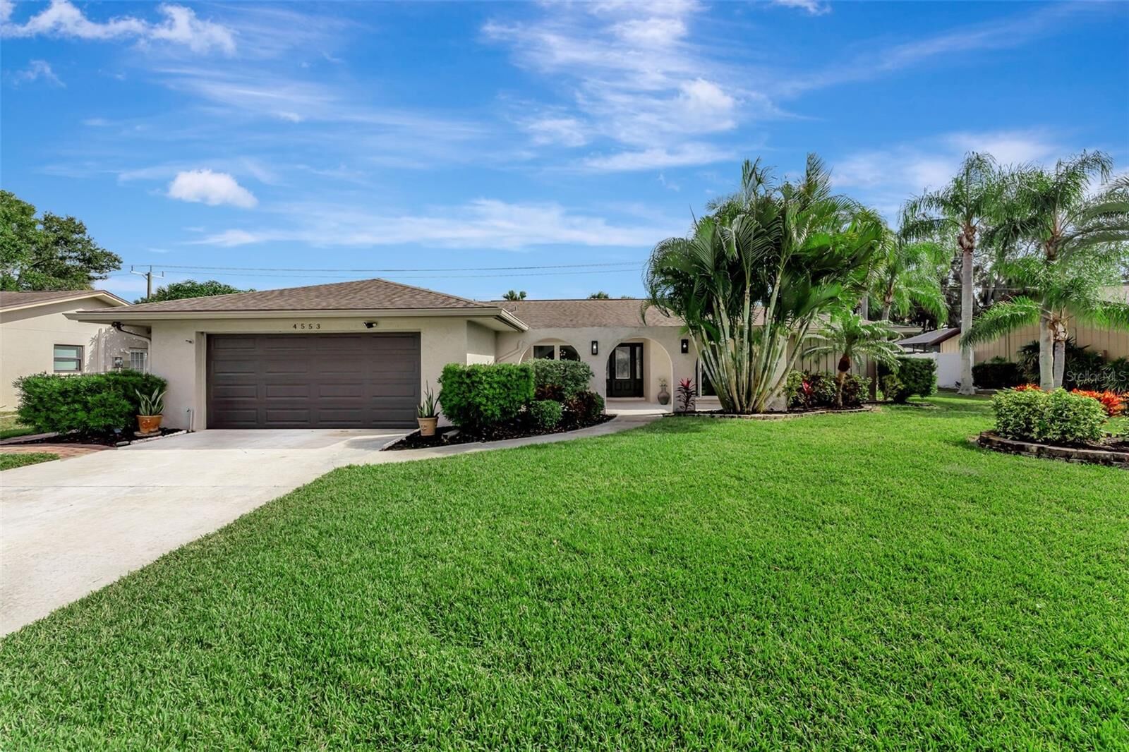 Property Photo: 4553 Charing Cross Road FL 34241