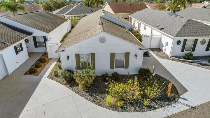 Property Photo: 438 Grovewood Place FL 32162