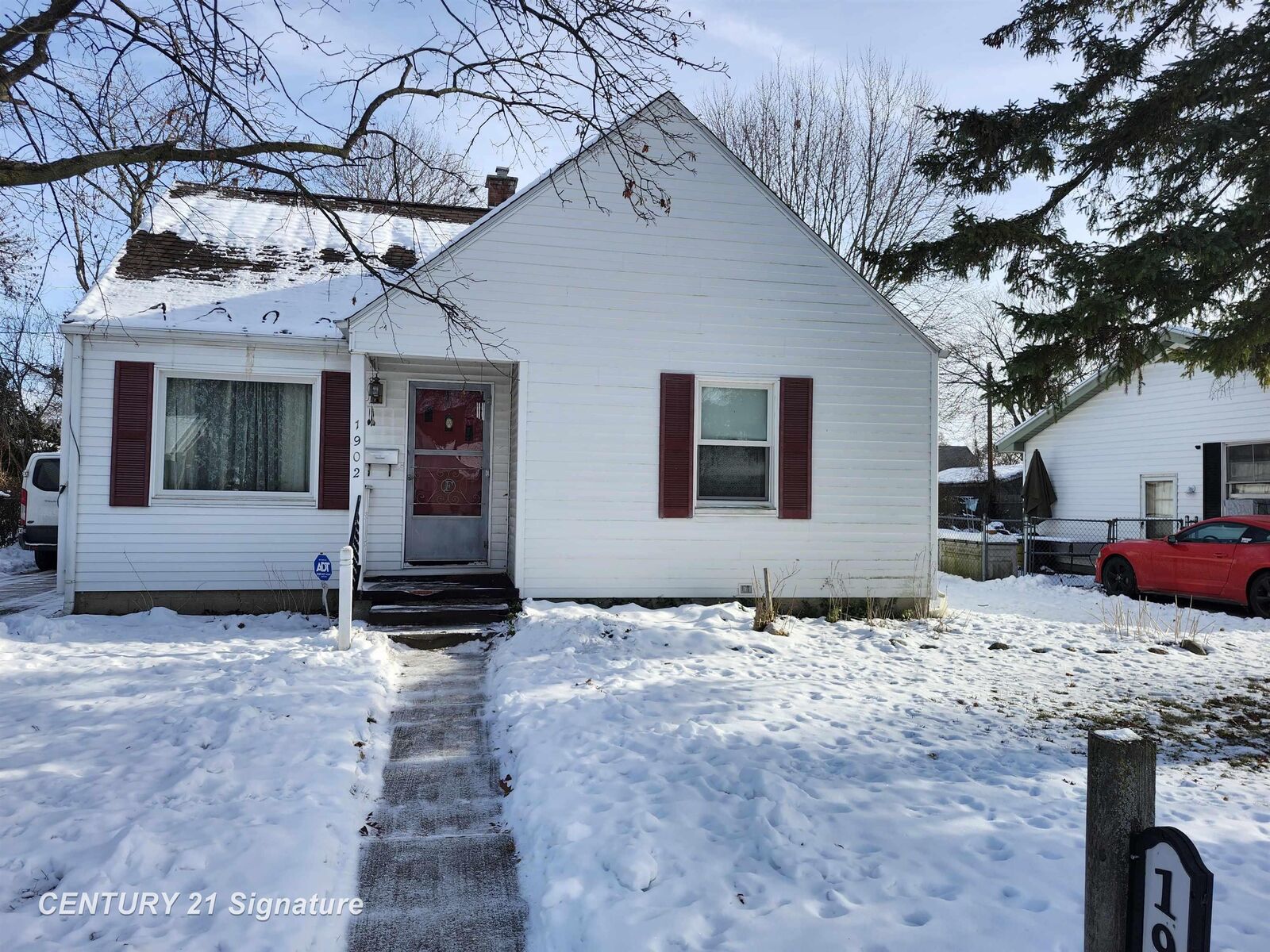 Property Photo: 1902 Zauel Street MI 48602