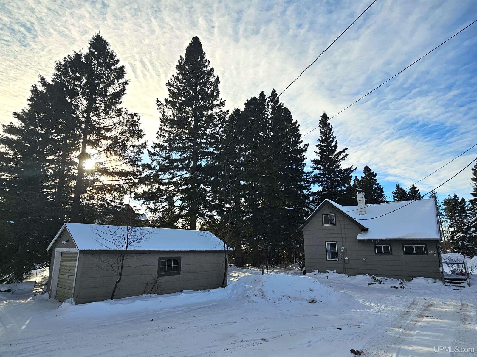 Property Photo:  47225 Allouez Street  MI 49905 