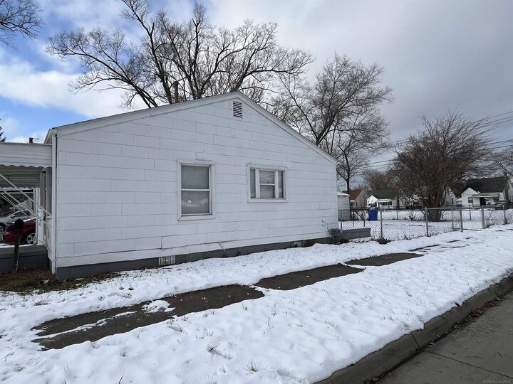 Property Photo:  11123 Hudson Avenue  MI 48089 