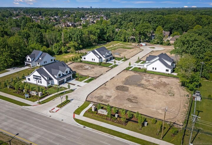 Property Photo:  5829 Heights Drive Unit 3 / Building 1  MI 48314 