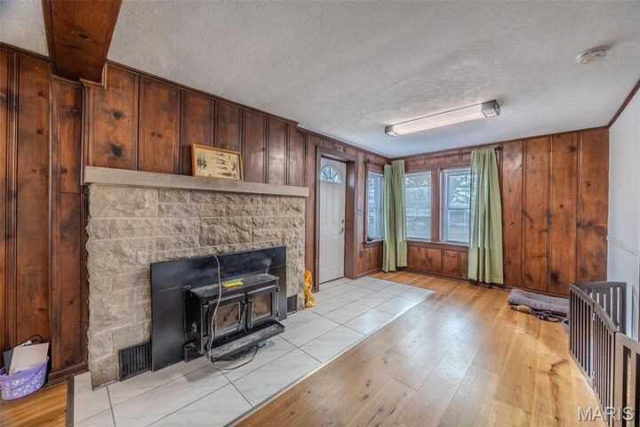 Property Photo: 111 Crescent Drive MO 65536