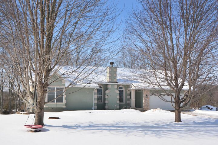 Property Photo: 54060 W Ridgeview Circle MI 49079