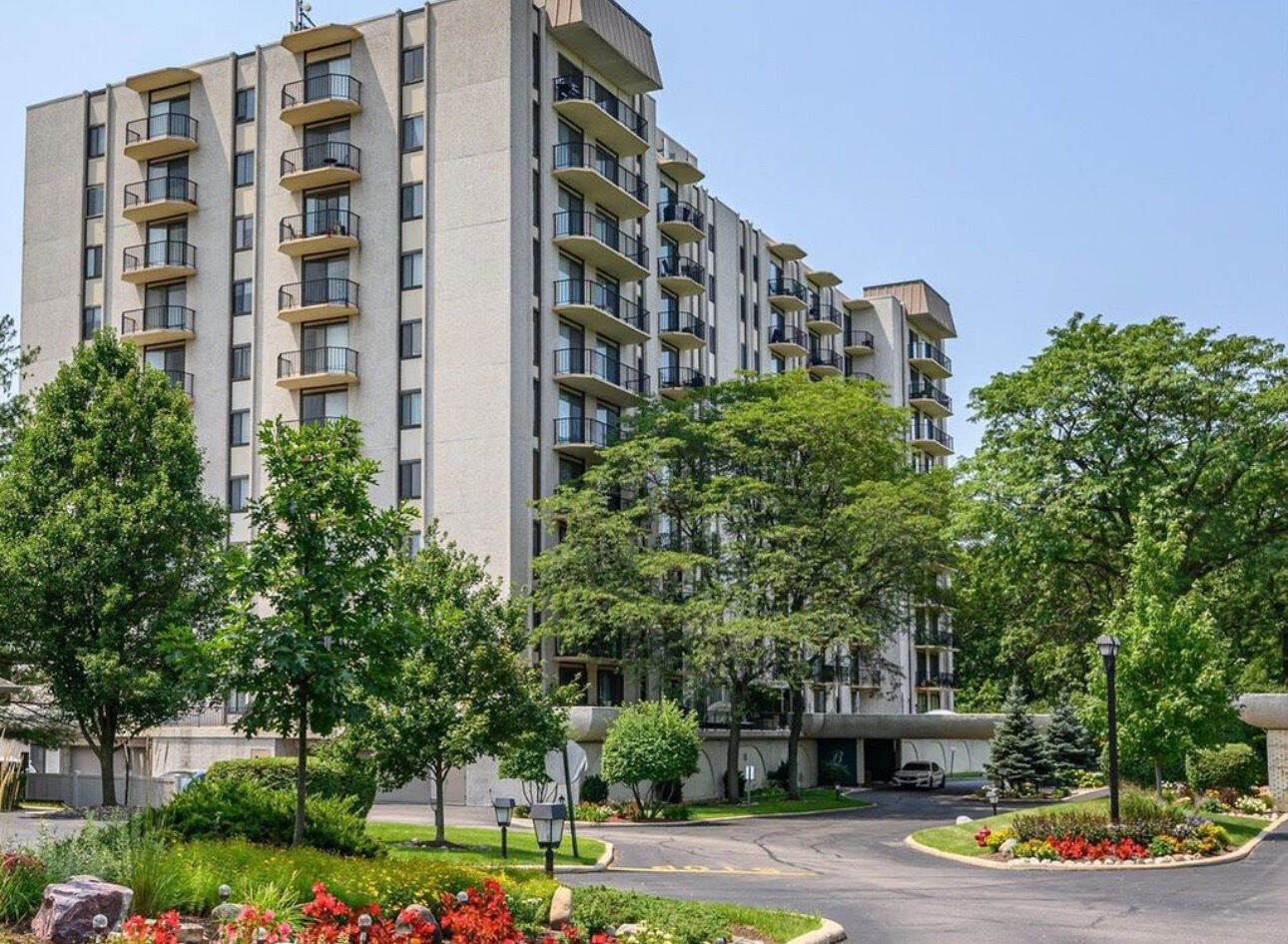 Property Photo: 190 S Wood Dale Road 611 IL 60191