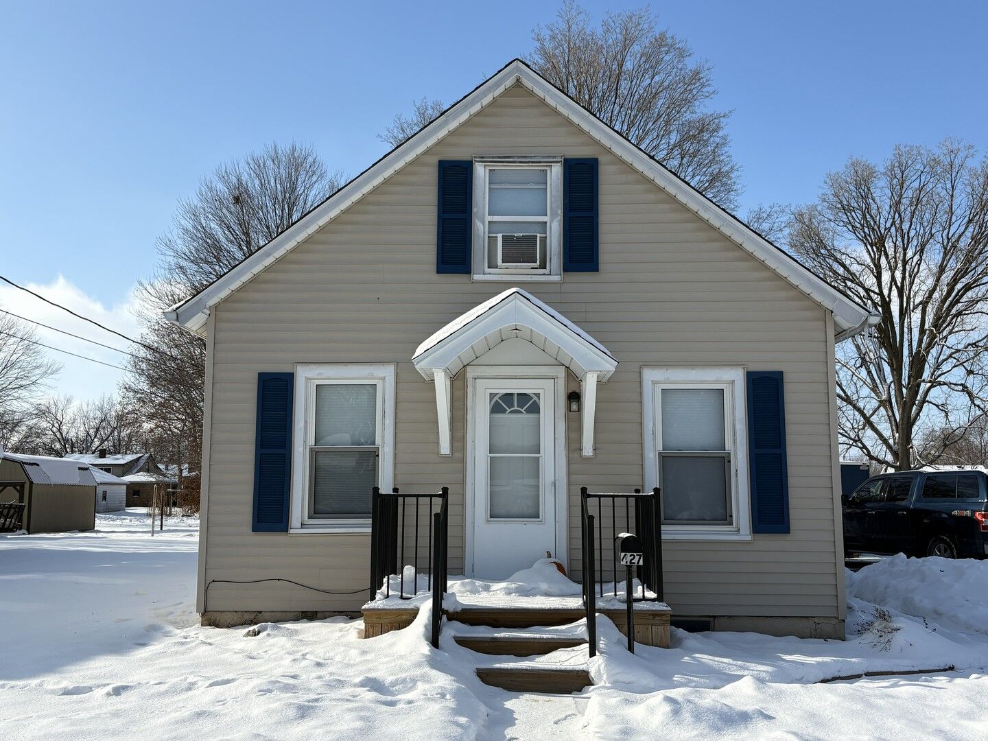 Property Photo: 427 N Kenosha Avenue IL 61348
