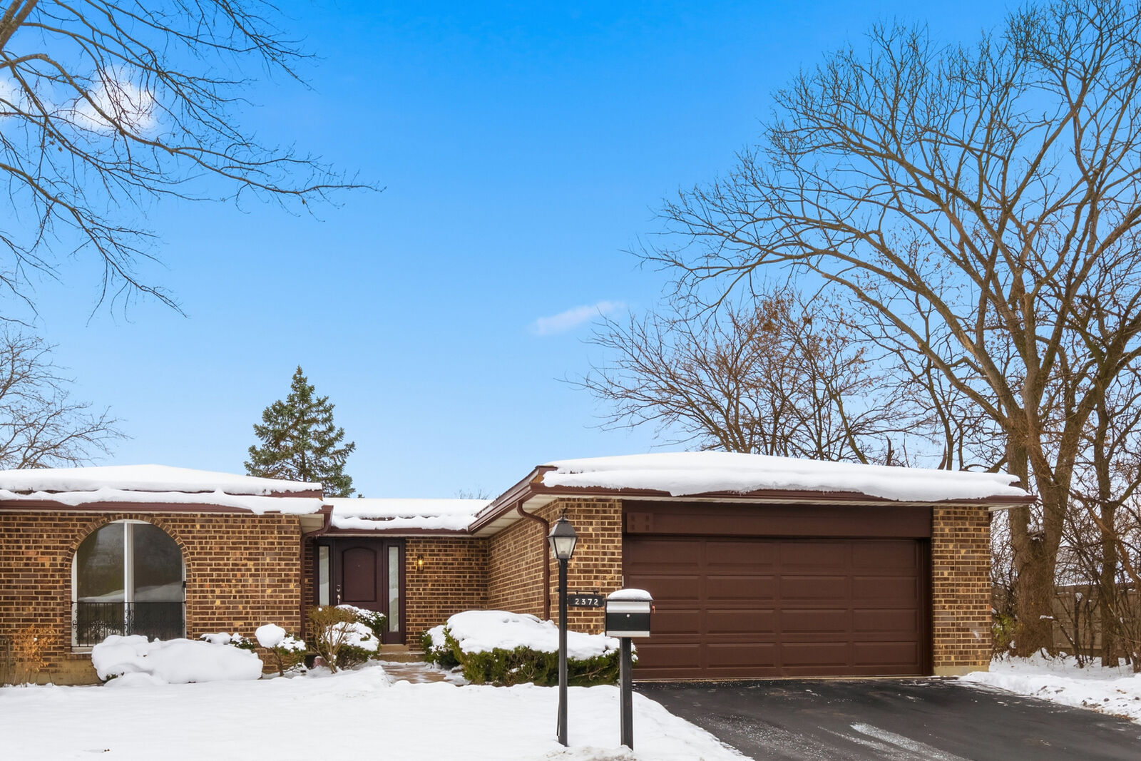 Property Photo: 2372 Salceda Drive 2372 IL 60062