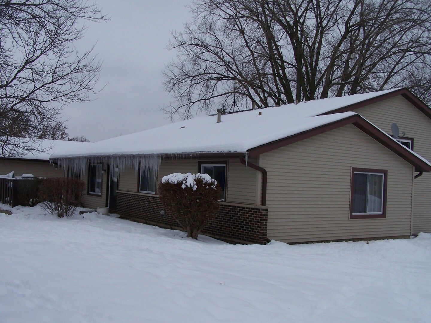 Property Photo: 604 Devonshire Court B IL 60050