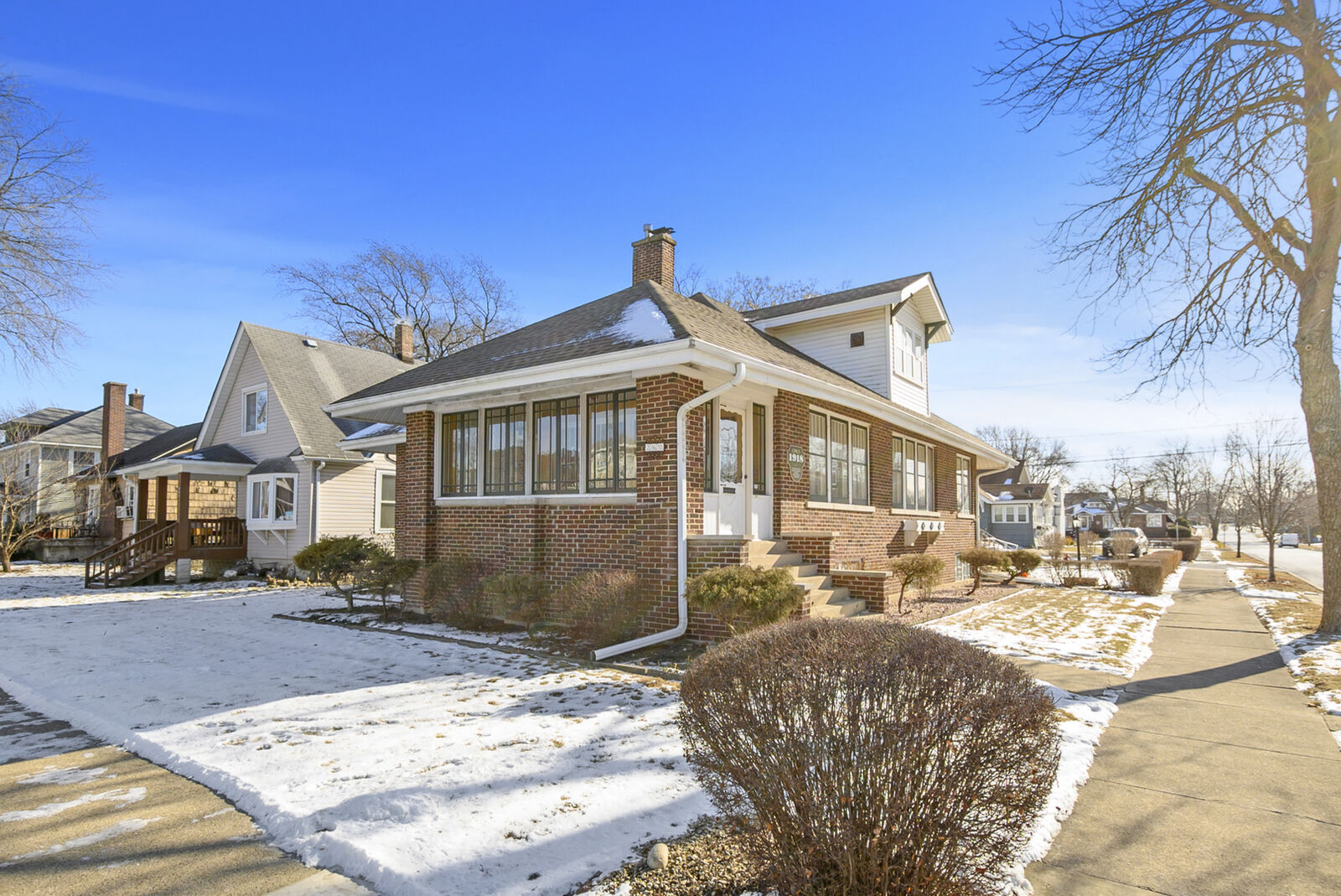 Property Photo: 260 W 15th Place IL 60411