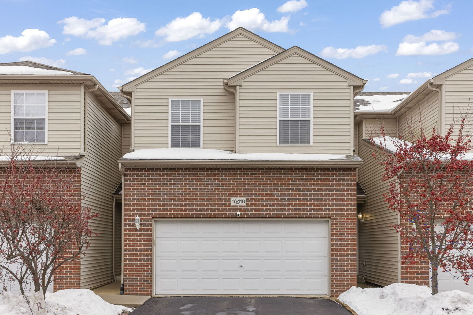 Property Photo:  16418 Willow Walk Drive 16418  IL 60441 