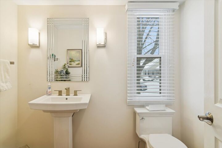 Property Photo: 472 Park Barrington Drive IL 60010