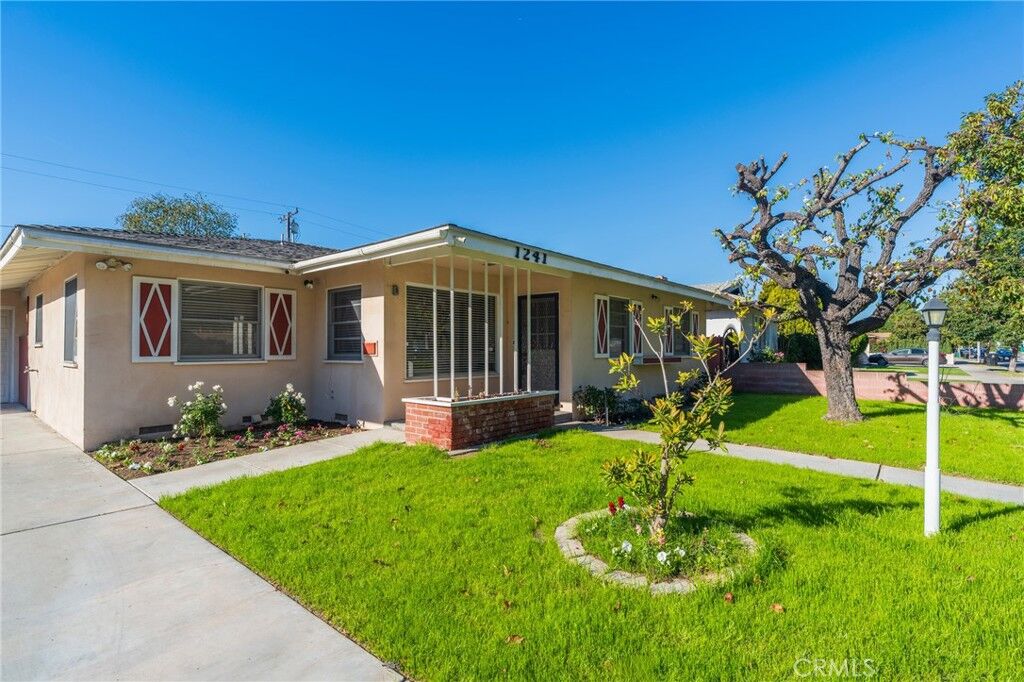 Property Photo:  1241 S Walnut  CA 92802 