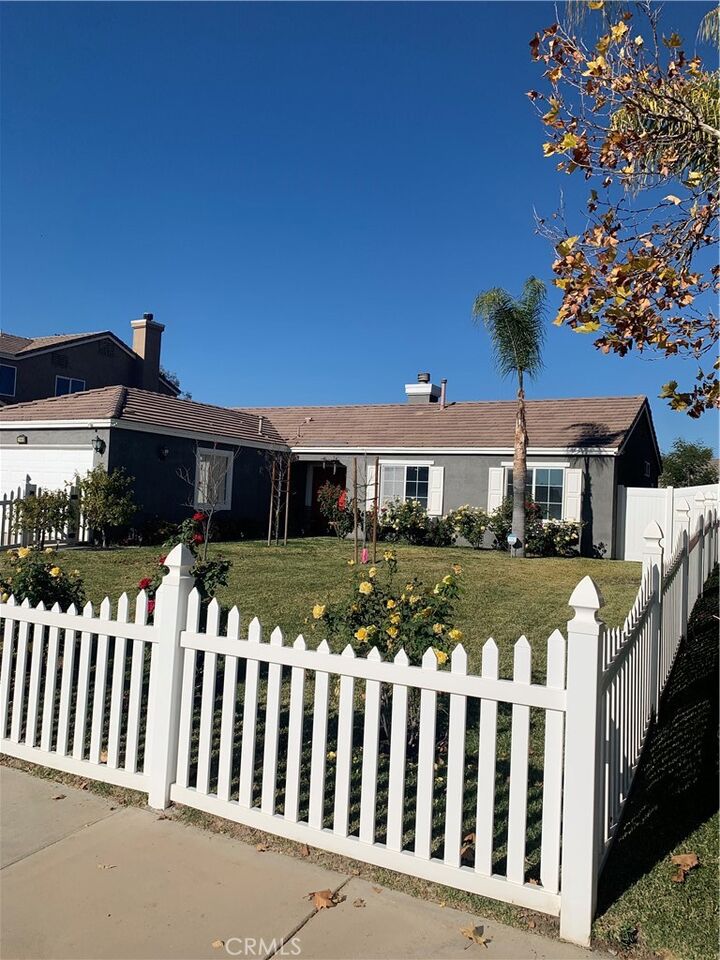 Property Photo:  782 Penasco Grande  CA 92570 