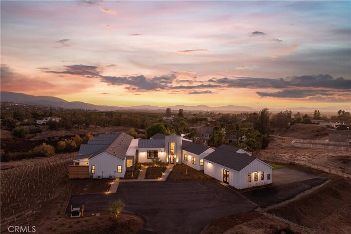 Property Photo:  39241 Corte Venture  CA 92592 