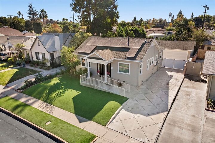 Property Photo:  140 Primrose Ave  CA 92870 