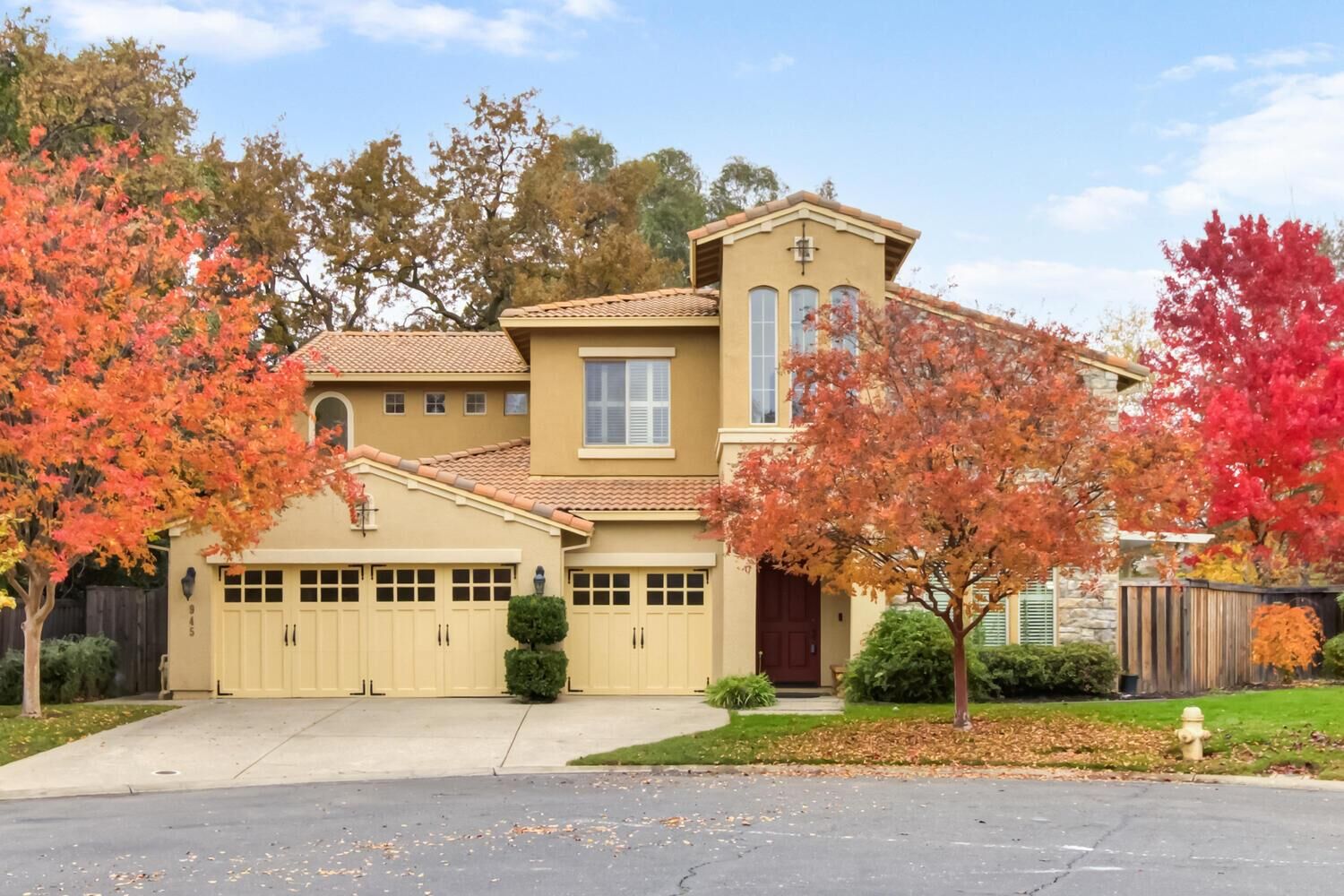 Property Photo: 945 Sierra Park Lane CA 95864