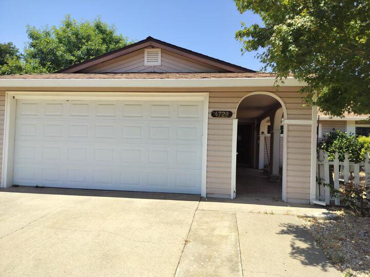 Property Photo: 4729 Moorpark Way CA 95842