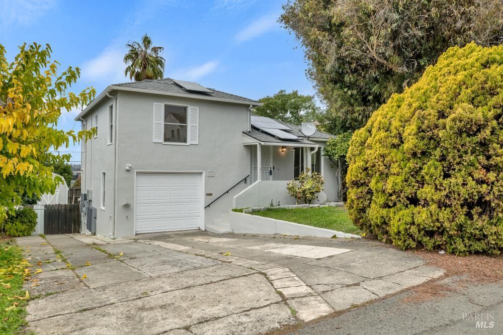 Property Photo:  2525 Alameda Street  CA 94590 