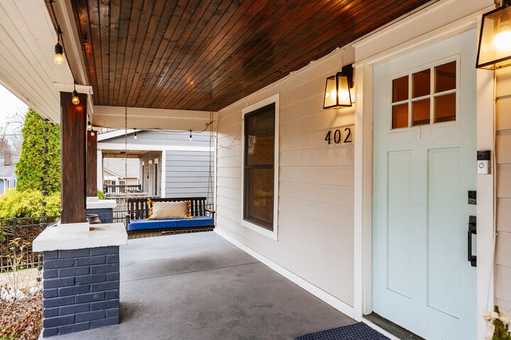 Property Photo: 402 Rudolph Ave TN 37206