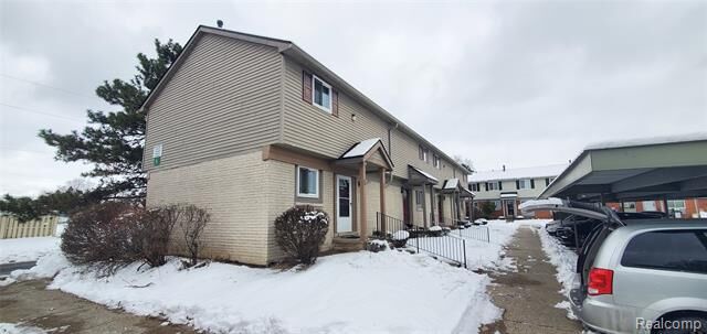 Property Photo: 2040 Orchard Crest Street MI 48317