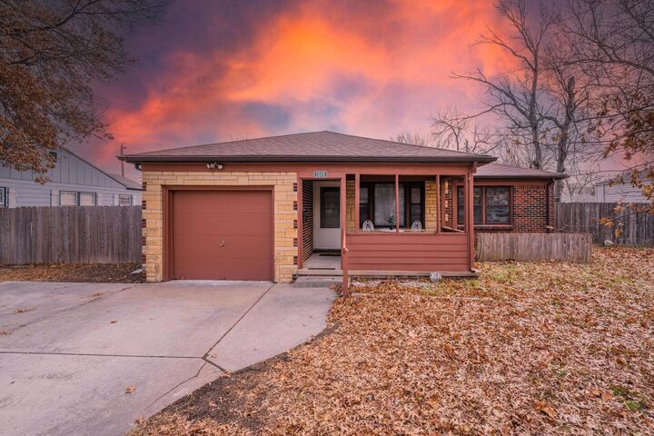 Property Photo: 1608 Drollinger St KS 67218