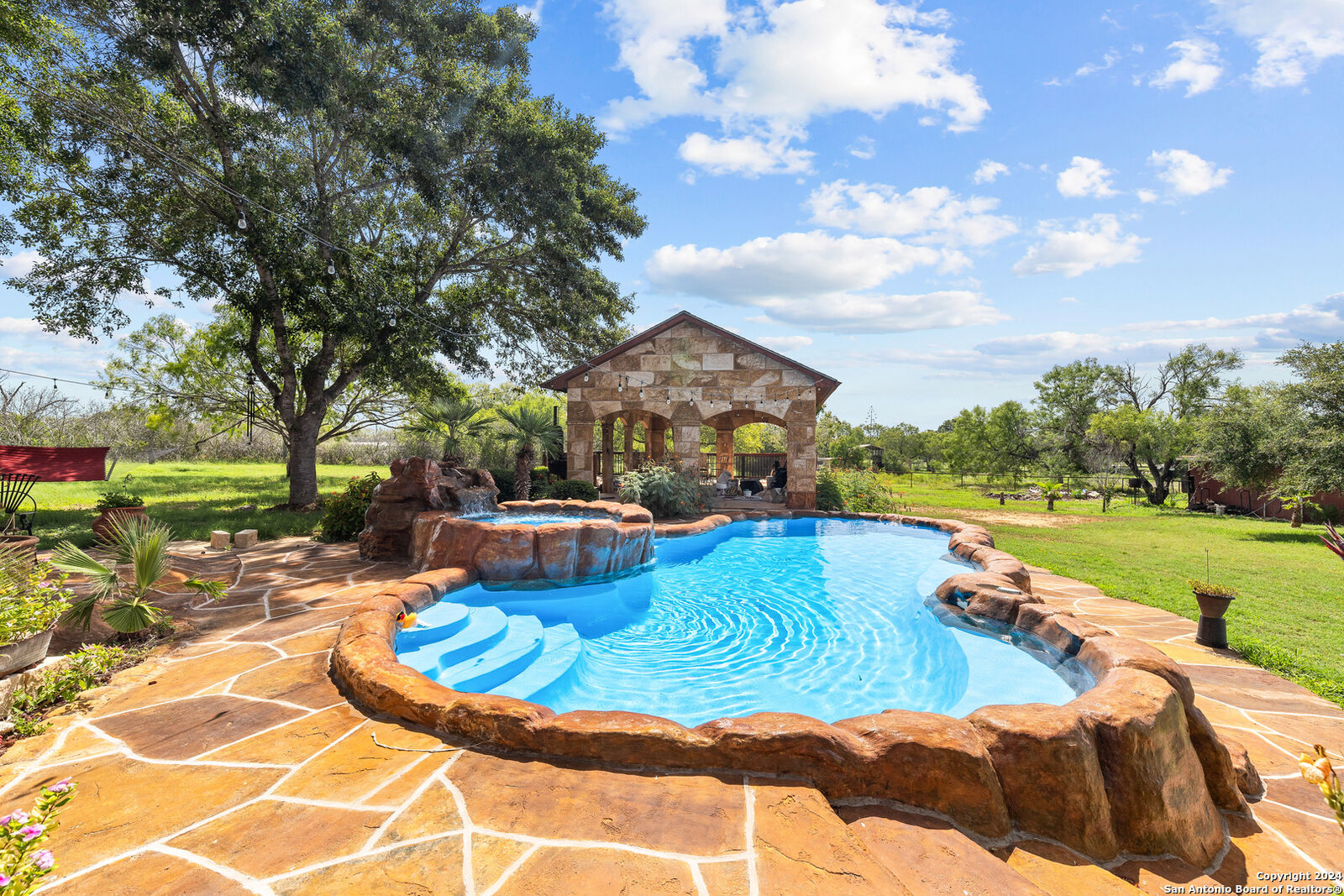 Property Photo: 424 Homecrest TX 78121