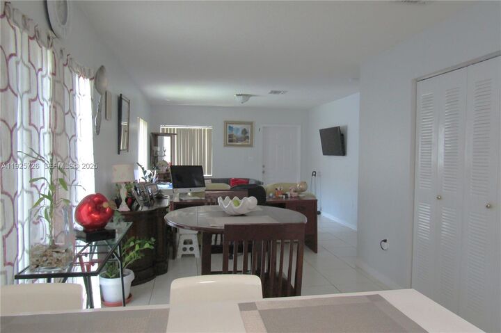 Property Photo: 942 SW 8th Pl FL 33034