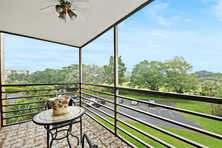 900 Saint Charles Pl 419  Pembroke Pines FL 33026 photo