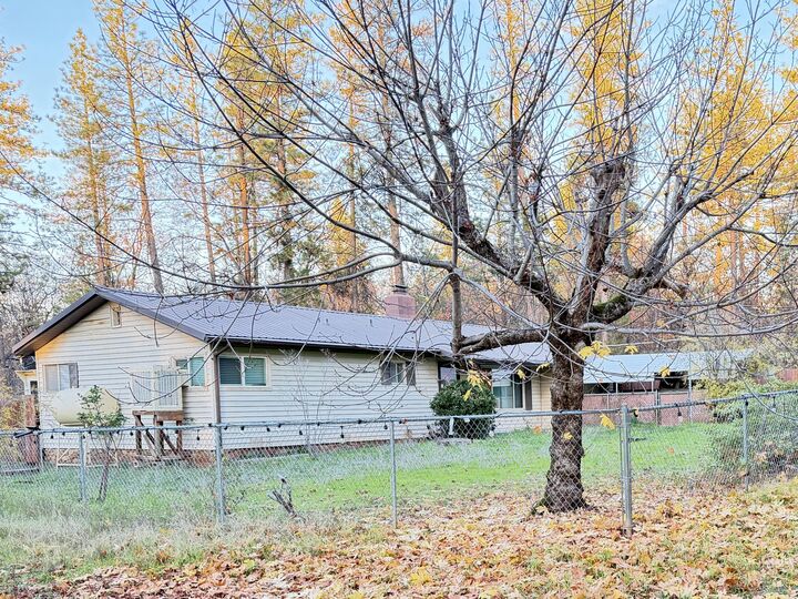 Property Photo: 27832 Oak Run To Fern Road CA 96069