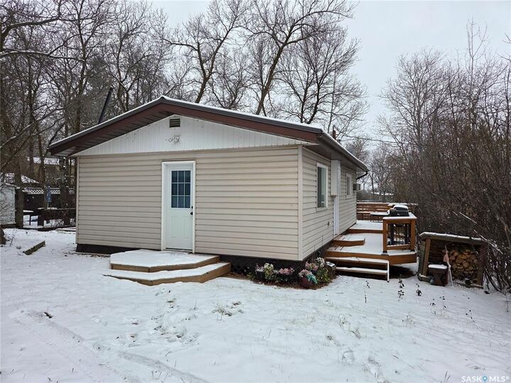 Property Photo:  697 8th Street  SK S0C 0R0 