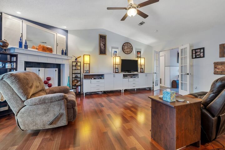 Property Photo: 295 Hawkbill Court FL 32312