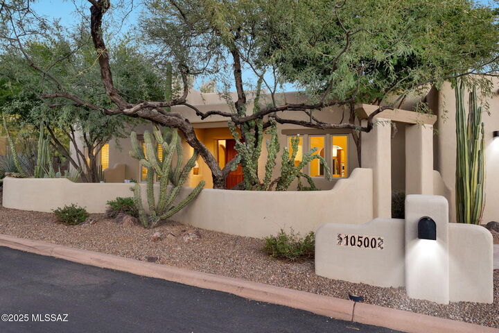 Property Photo: 10500 N Starsearcher Place AZ 85737