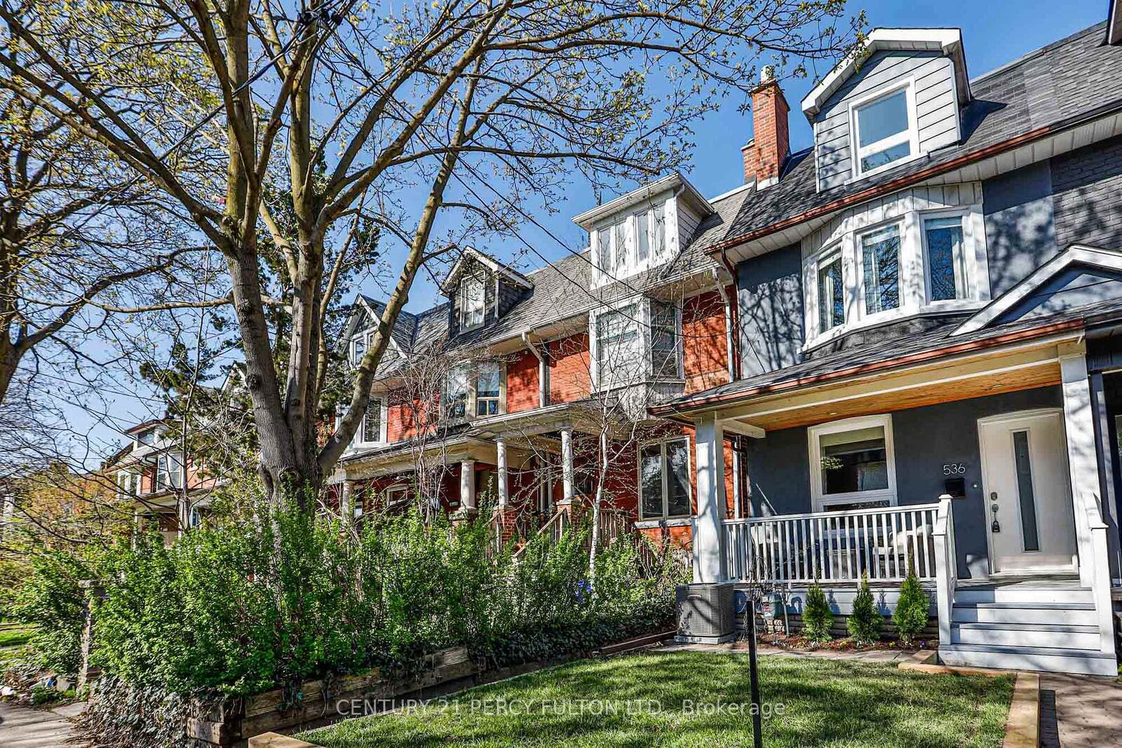 Property Photo:  536 Crawford Street  ON M6G 3J8 