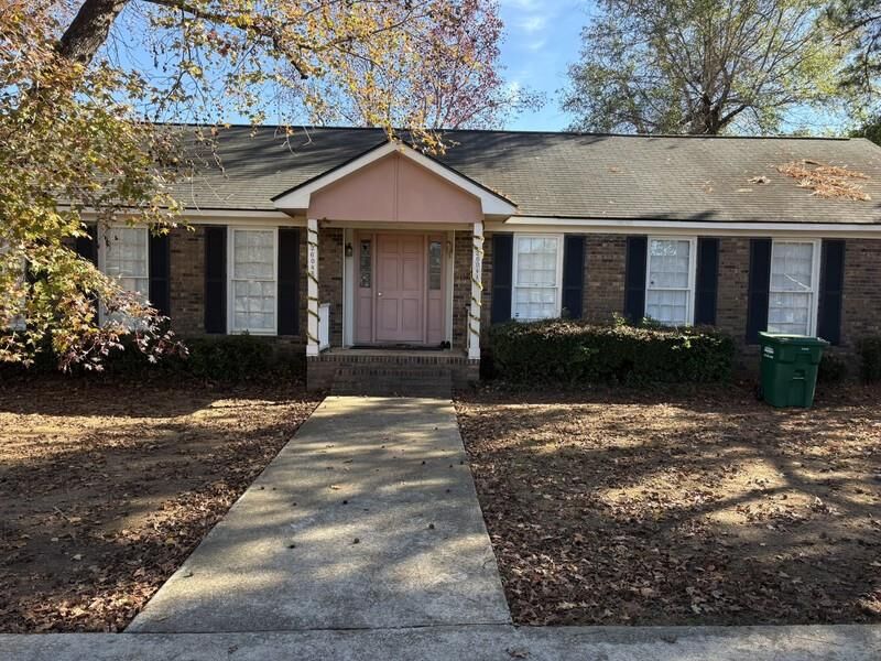 Property Photo: 2604-B Pointe North Blvd GA 31721