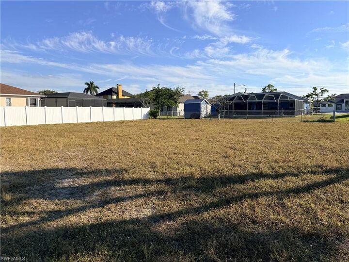 Property Photo: 1422 SW 39th Ter FL 33914