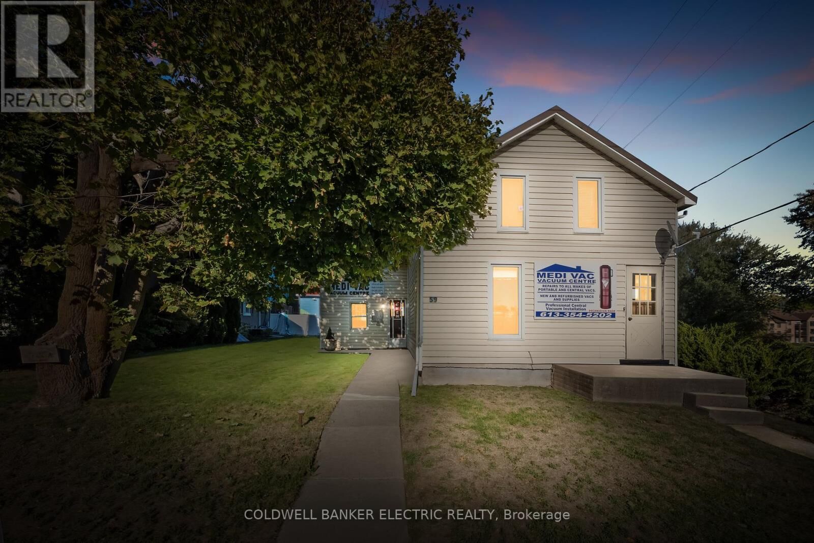 Property Photo:  59 Centre Street North  ON K7R 1M8 