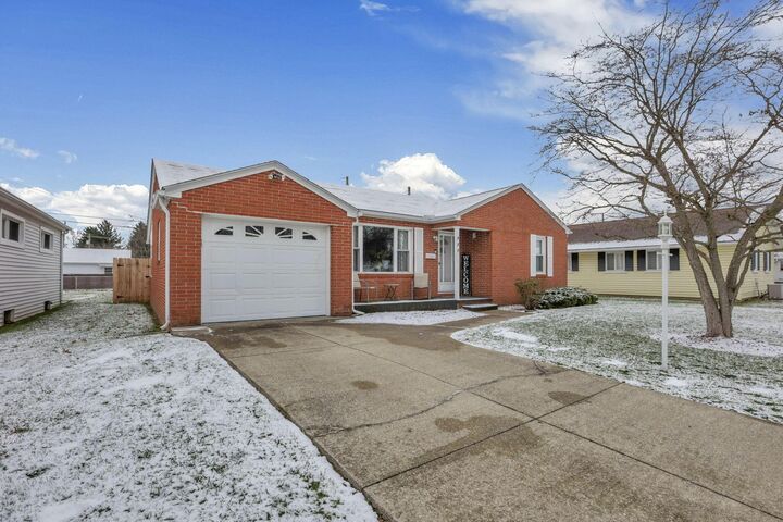 Property Photo: 975 Glenmore Avenue OH 43055