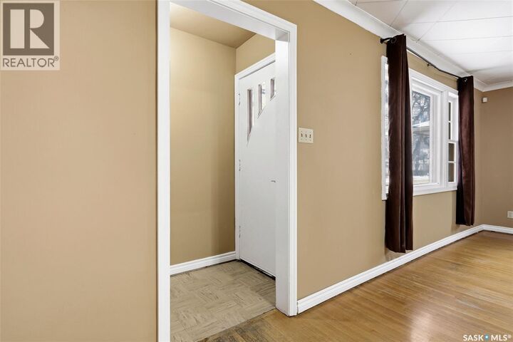 Property Photo: 940 Elphinstone Street SK S4T 3L6