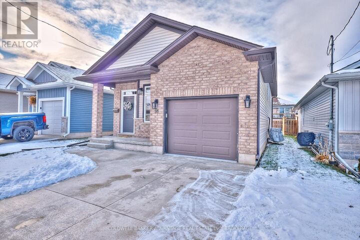 Property Photo: 91 Scholfield Avenue South ON L3B 1N4