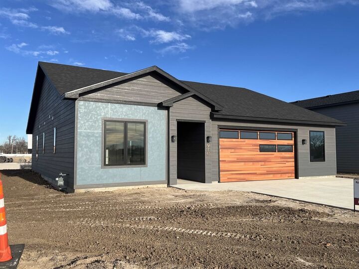 Property Photo:  910 Malgretout Pkwy  KS 67801 