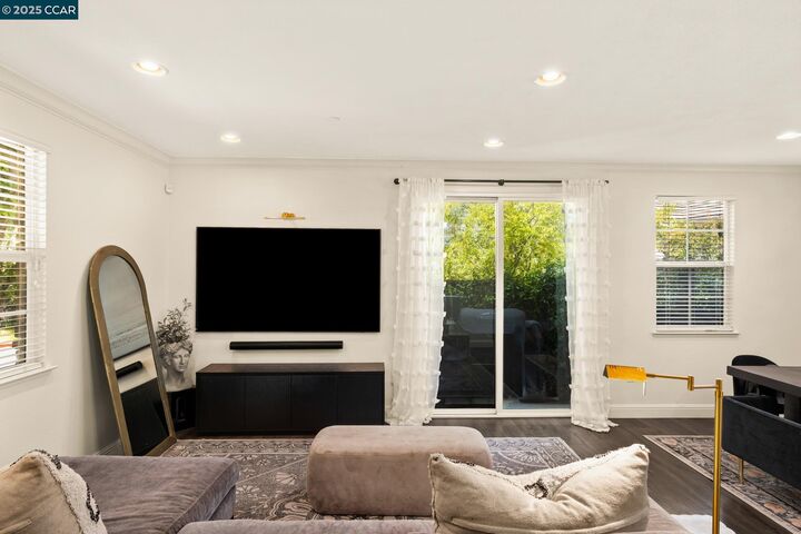 Property Photo: 310 Elworthy Ranch Circle CA 94526