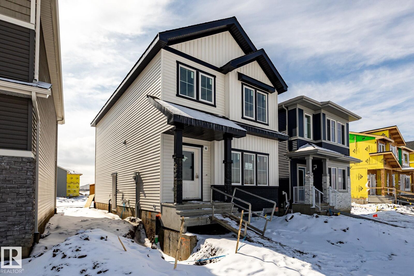 Property Photo:  235 157 Avenue NE  AB T5Y 6K8 