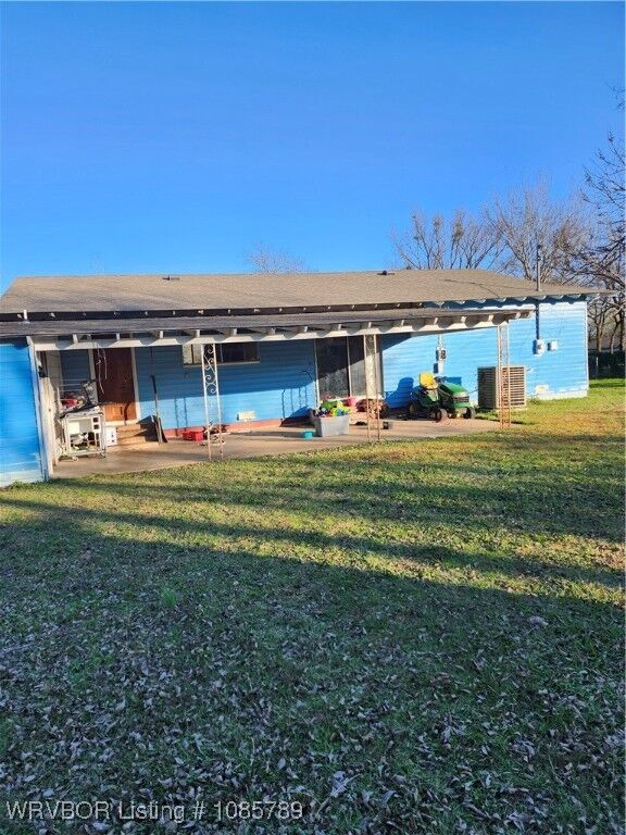Property Photo: 405 Carter Street OK 74953