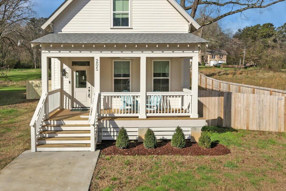 Property Photo:  205 Shawnee Trail  TN 37411 
