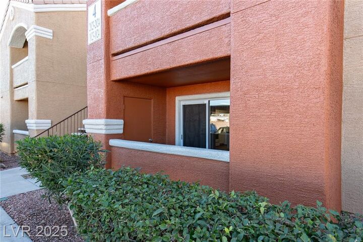 Property Photo:  8101 West Flamingo Road 1024  NV 89147 