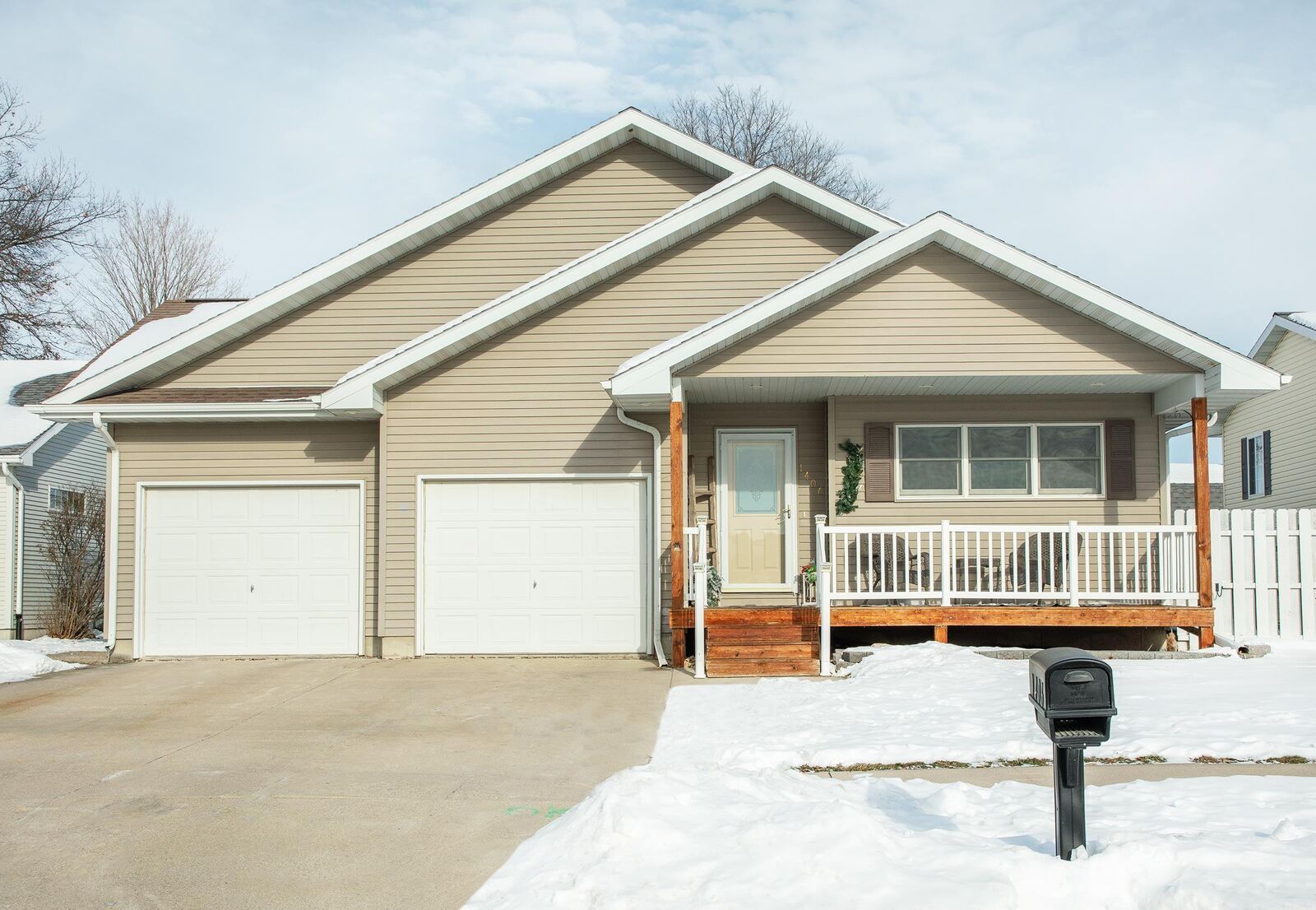 Property Photo:  1406 Leitha Terrace  IA 50677 